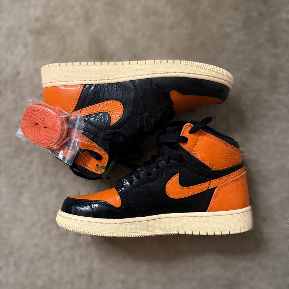 JORDAN 1 RETRO HIGH OG GS 'SHATTERED BACKBOARD 3.0' (Boys 6.5)